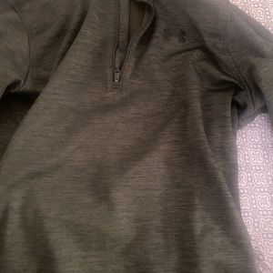 Like new under armour green 1/4 zip